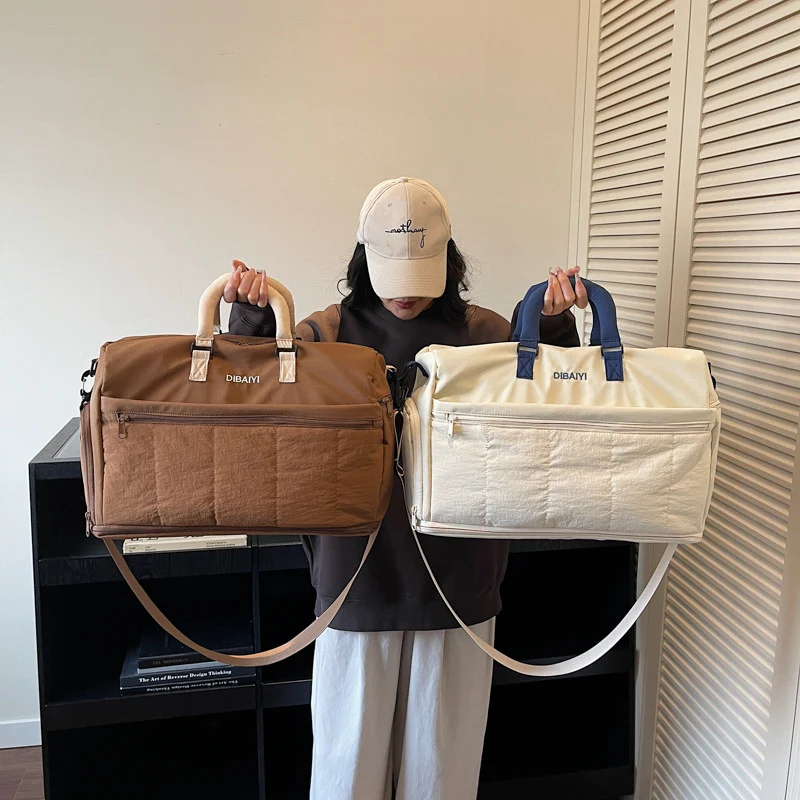 Stylische kompakte Reisetasche Karnz