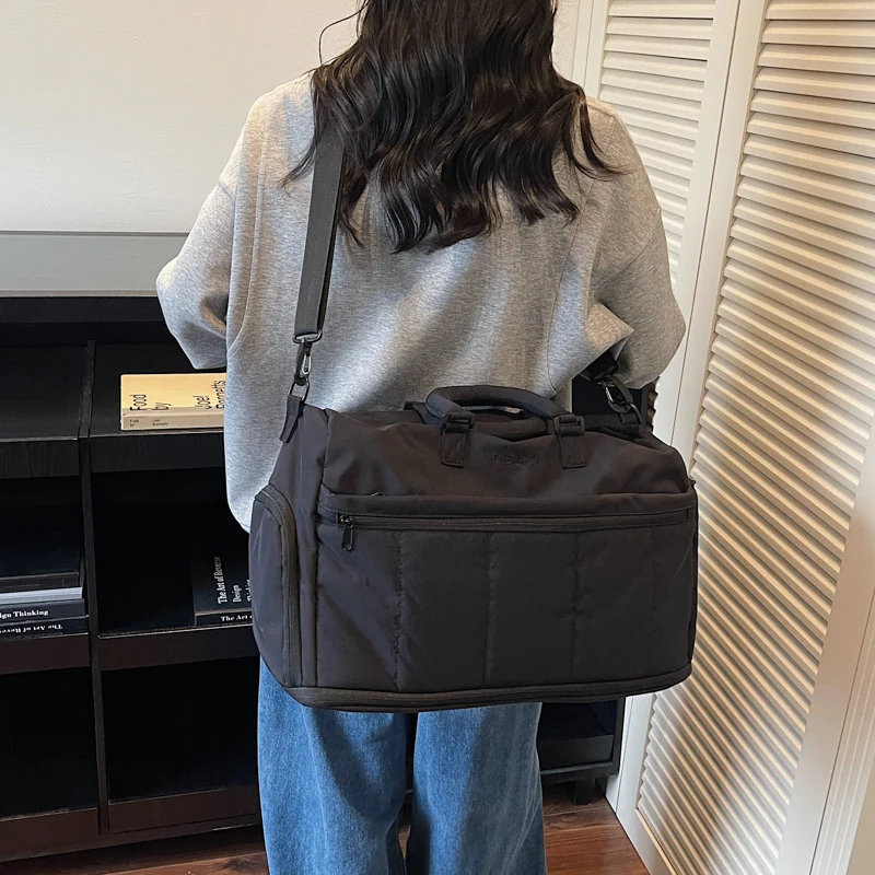 Stylische kompakte Reisetasche Karnz