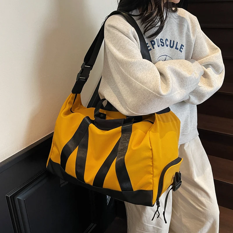 Vielseitige robuste Reisetasche Karnz