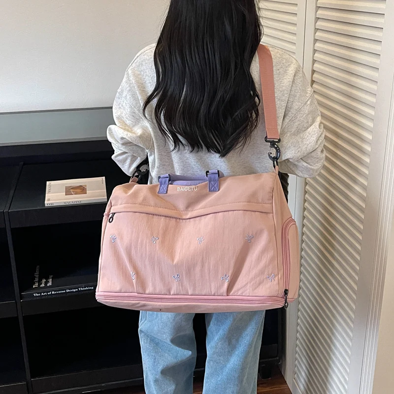 Vielseitige gestickte Duffel-Tasche Karnz