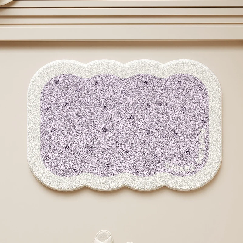 Scalloped-Edge Plush Absorbent Non-Slip Bath Rug with Cookie Motif