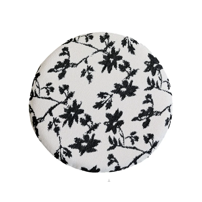 Rundes Sitzkissen mit gesteppter Polsterung, floralem Jacquard‑Bezug und Anti‑Rutsch‑Rückseite Karnz