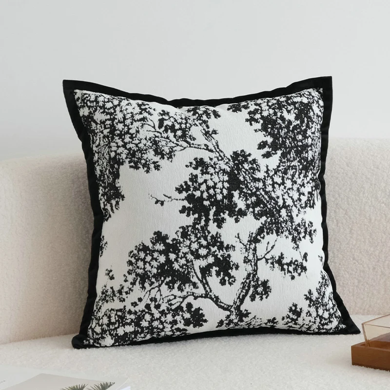 Quadratischer Jacquard-Kissenbezug mit monochromem Baum‑Motiv und kontrastierender Keder Karnz