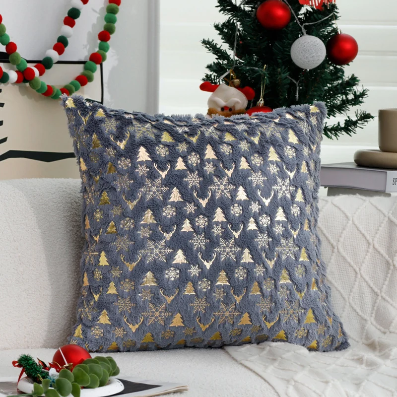 Quadratischer festlicher Kissenbezug aus Samt mit goldener Weihnachts-Applikation Karnz