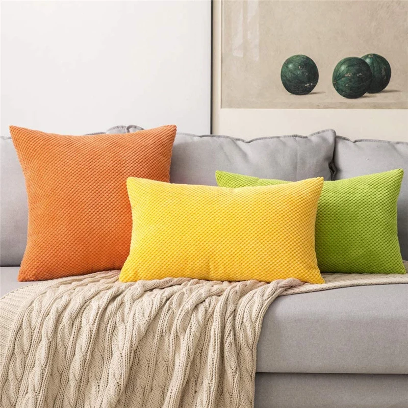 Quadratischer dekorativer Kissenbezug mit handtuftetem Pompon‑Tufting und weichem Baumwollmix Karnz