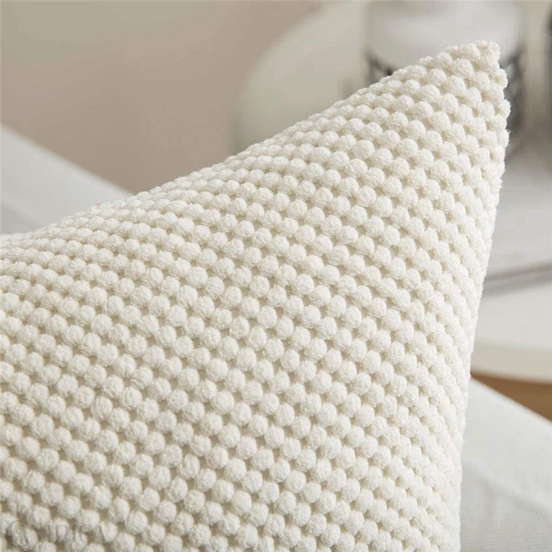 Quadratischer dekorativer Kissenbezug mit handtuftetem Pompon‑Tufting und weichem Baumwollmix Karnz