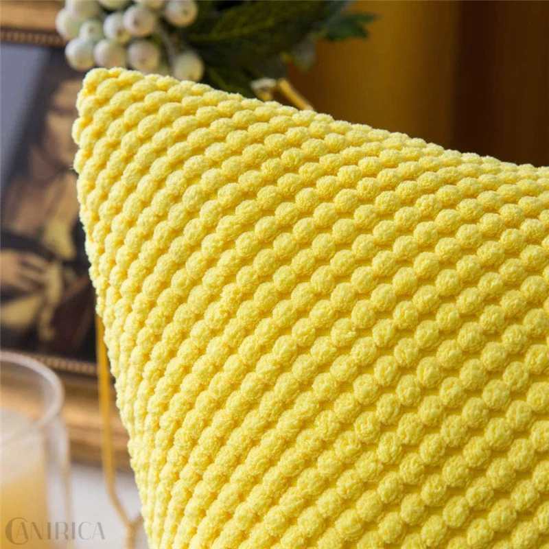 Quadratischer dekorativer Kissenbezug mit handtuftetem Pompon‑Tufting und weichem Baumwollmix Karnz