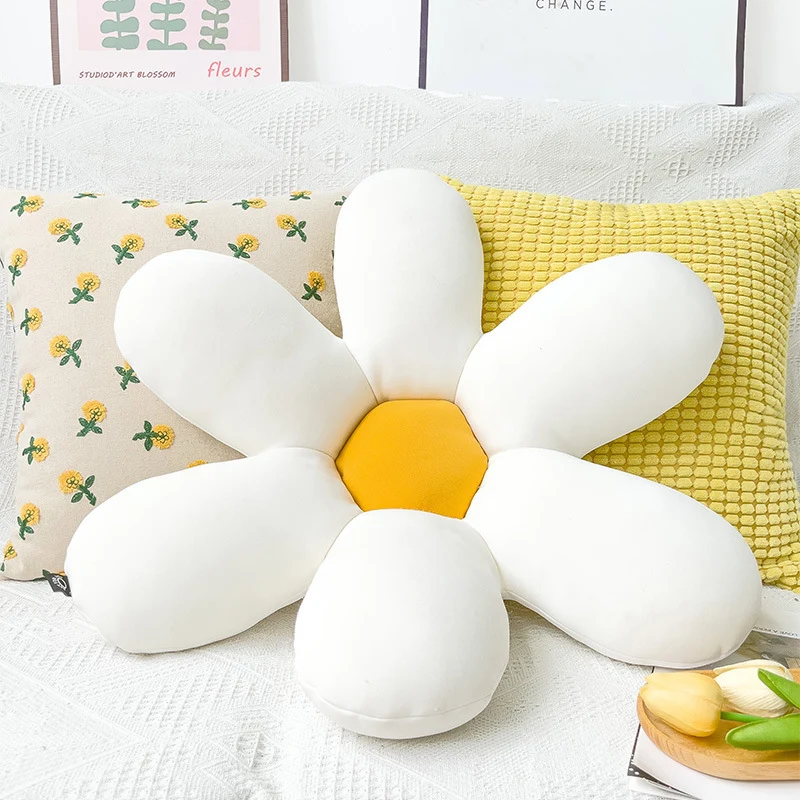 Quadratischer dekorativer Kissenbezug mit handtuftetem Blumen‑Tufting Karnz