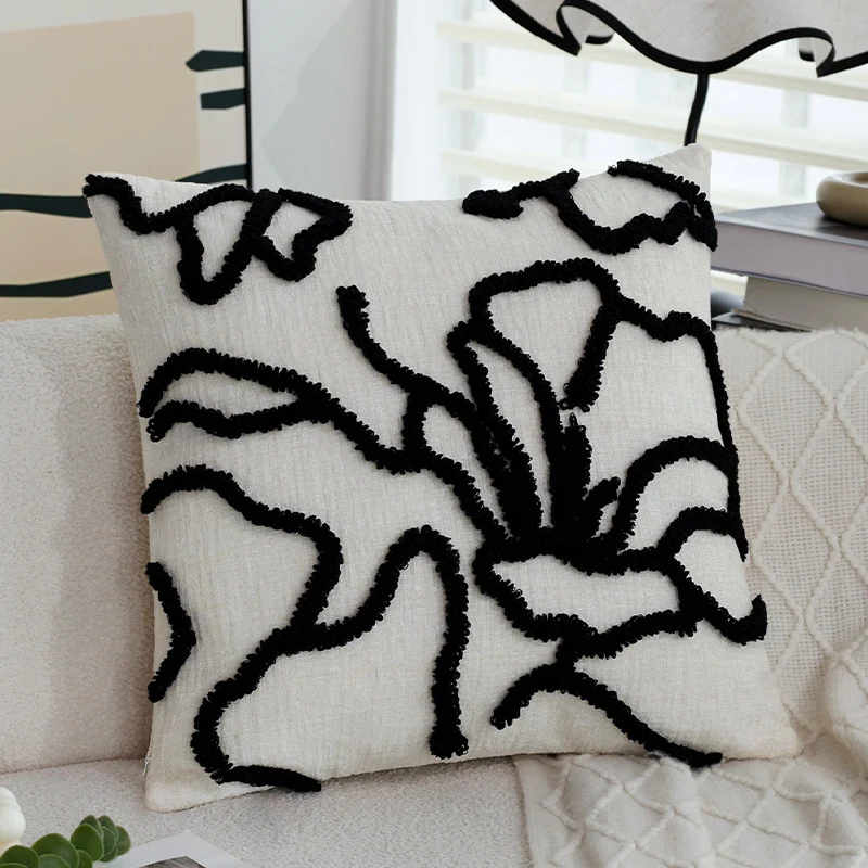 Quadratischer dekorativer Kissenbezug mit erhabenem floralen Chenille‑Tufting und Leinenoptik Karnz