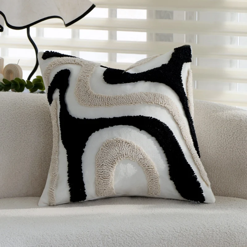 Quadratischer Boho-Kissenbezug mit diagonalem Teddy-Relief, Fransen und Eckquasten Karnz