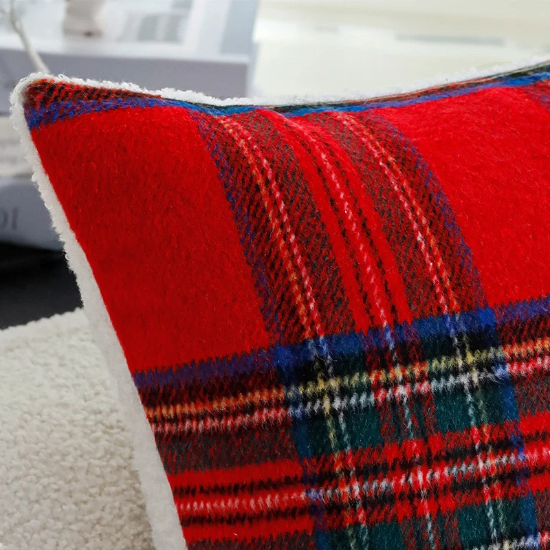Karierter dekorativer Zierkissenbezug im Tartan‑Look aus weichem Microfleece Karnz