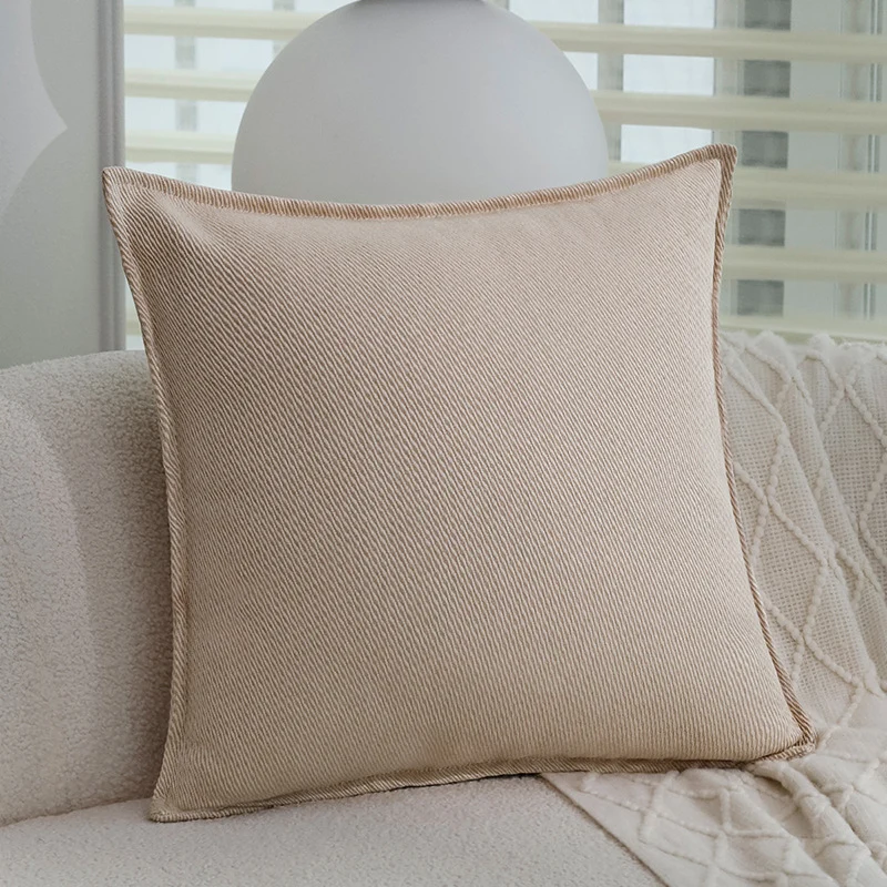 Dekorativer Zierkissenbezug mit floraler Jacquard-Struktur und Samt-Borte Karnz
