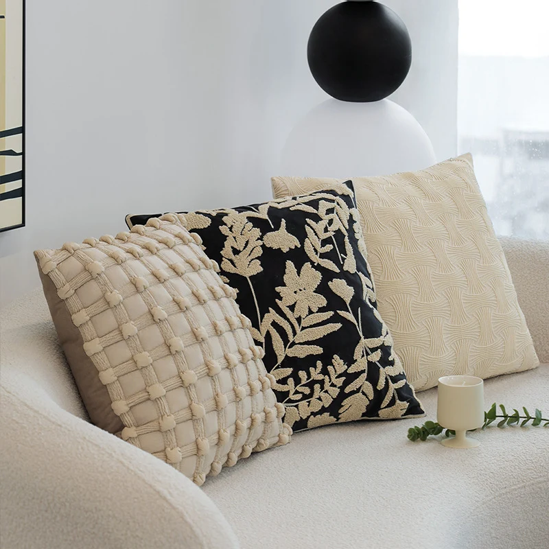 Dekorativer Kissenbezug mit floraler Chenille‑Tufting und Samtoberfläche Karnz