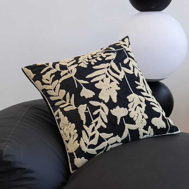 Dekorativer Kissenbezug mit floraler Chenille‑Tufting und Samtoberfläche Karnz