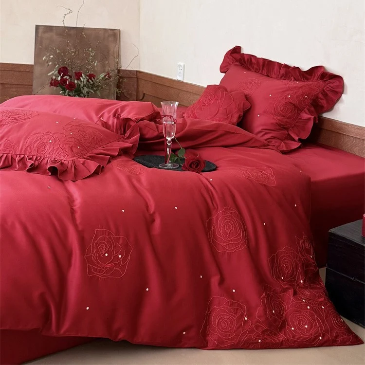 Satin-Bettwäsche-Set mit Rosenstickerei, Rüschenkissen und Dekokissen Karnz