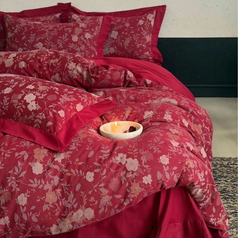 Premium-Bettwäschegarnitur aus Baumwollsatin mit floralem Jacquard und eleganter Leinenkante Karnz