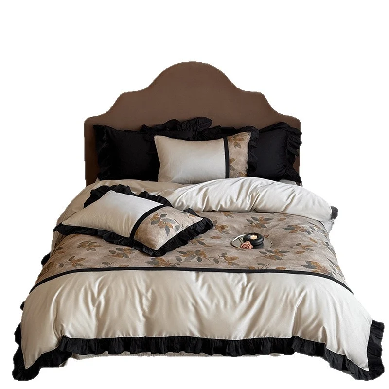 Premium Bettwäsche-Set aus feinem Satin mit botanischem Jacquard und dekorativem Volant Karnz