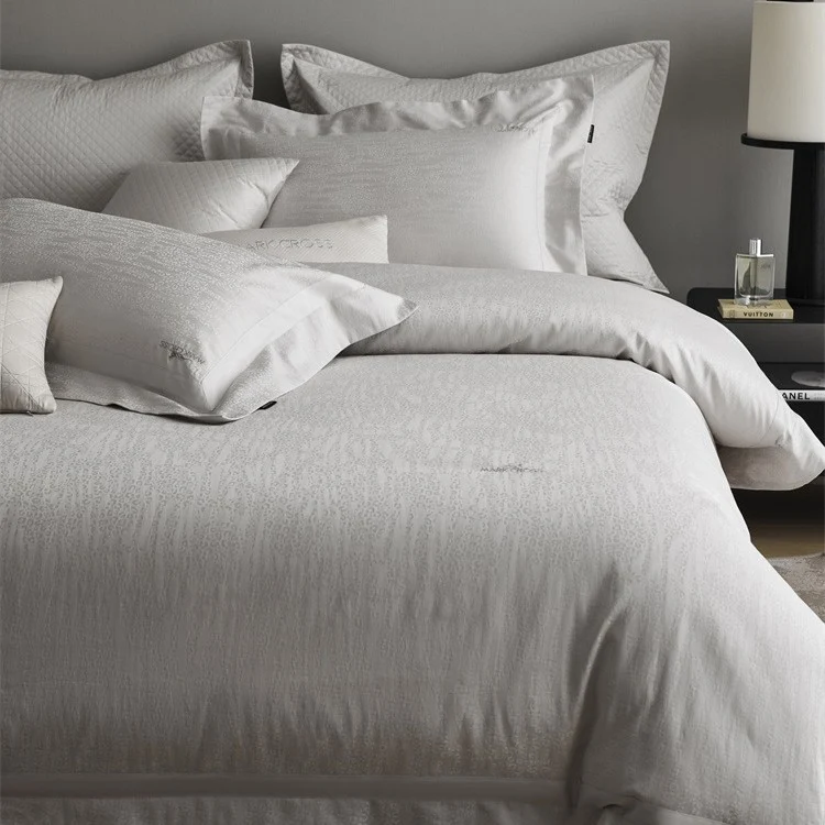 Premium Bettbezug-Set mit dezenter Jacquard-Struktur und Zierband Karnz