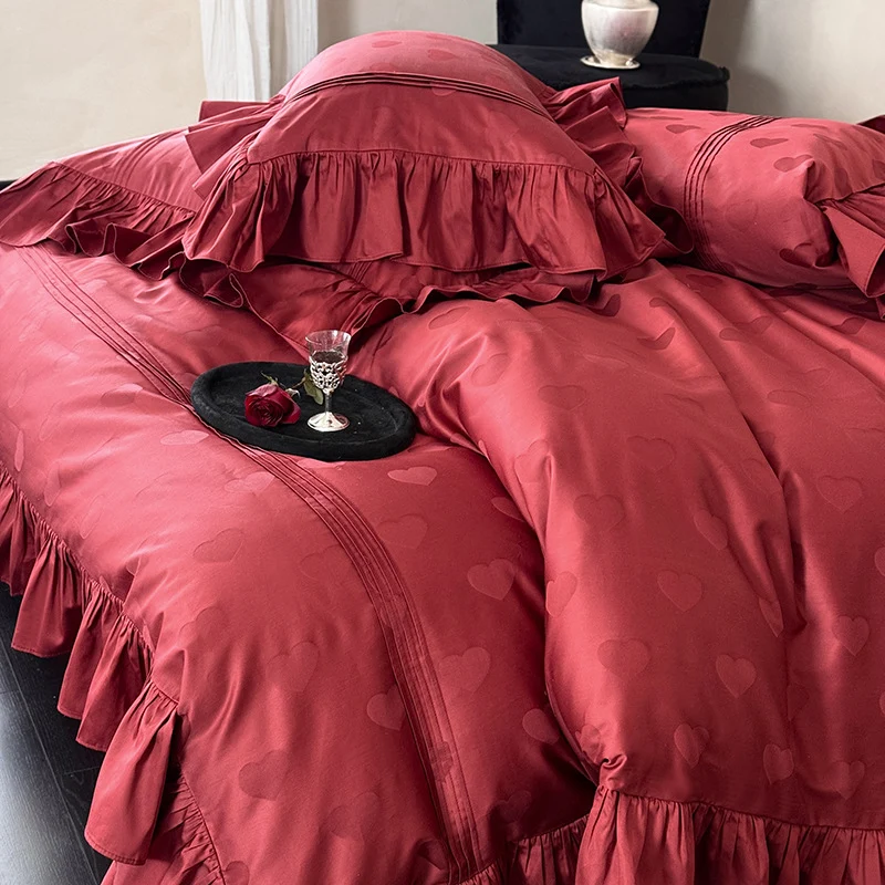 Luxuriöse Satin-Bettwäschegarnitur mit Herz-Jacquard, Volant-Rüschen und Hotelverschluss Karnz