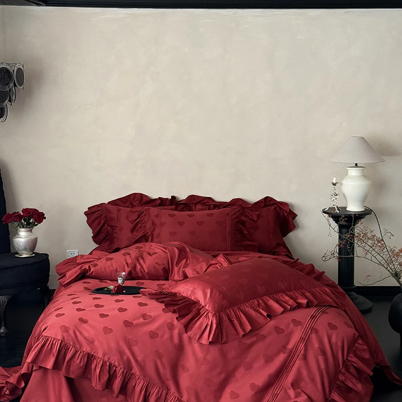 Luxuriöse Satin-Bettwäschegarnitur mit Herz-Jacquard, Volant-Rüschen und Hotelverschluss Karnz