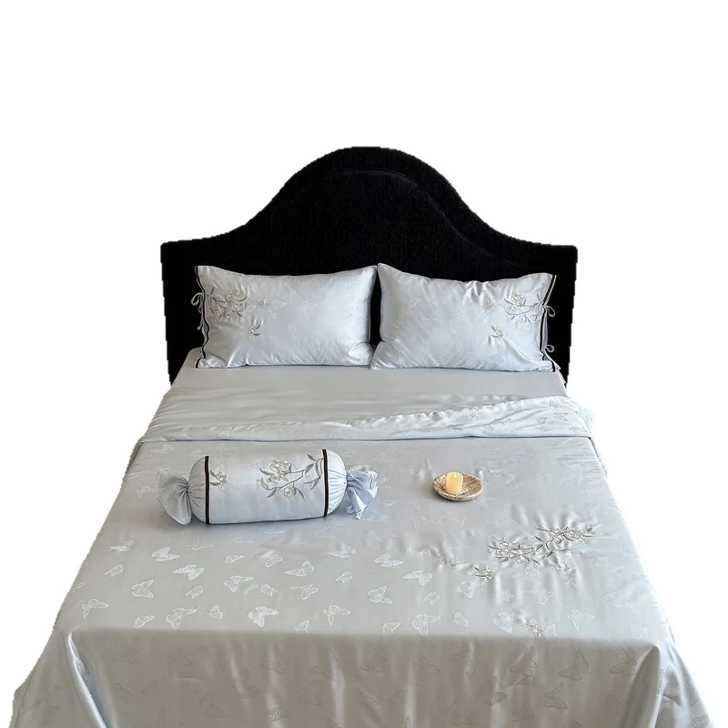 Leichtes Jacquard-Satin-Bettwäsche-Set mit besticktem Schmetterlingsmotiv und Dekorrolle Karnz