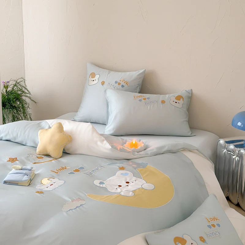 Kinder-Bettwäsche-Set aus Baumwollsatin mit applizierter Mond- und Bärenapplikation, gesteppter Bettdecke Karnz