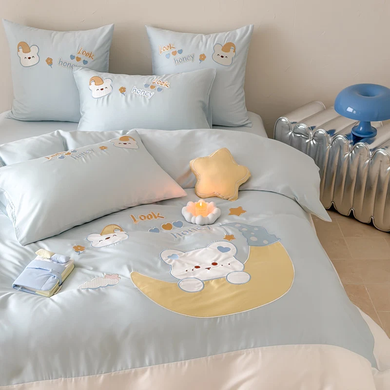 Kinder-Bettwäsche-Set aus Baumwollsatin mit applizierter Mond- und Bärenapplikation, gesteppter Bettdecke Karnz