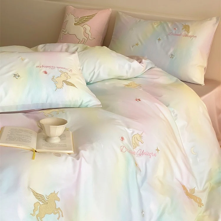 Kinder-Bettwäsche-Garnitur mit Einhorn-Print, Pastell-Verlauf und Baumwollsatin Karnz