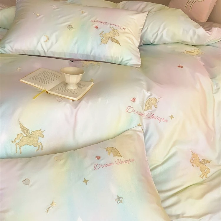 Kinder-Bettwäsche-Garnitur mit Einhorn-Print, Pastell-Verlauf und Baumwollsatin Karnz