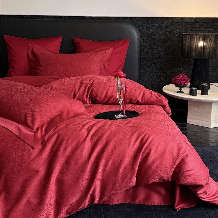 Jacquard-Bettwäsche-Garnitur aus Baumwollsatin mit dezentem Blumenrelief und Hotelverschluss Karnz