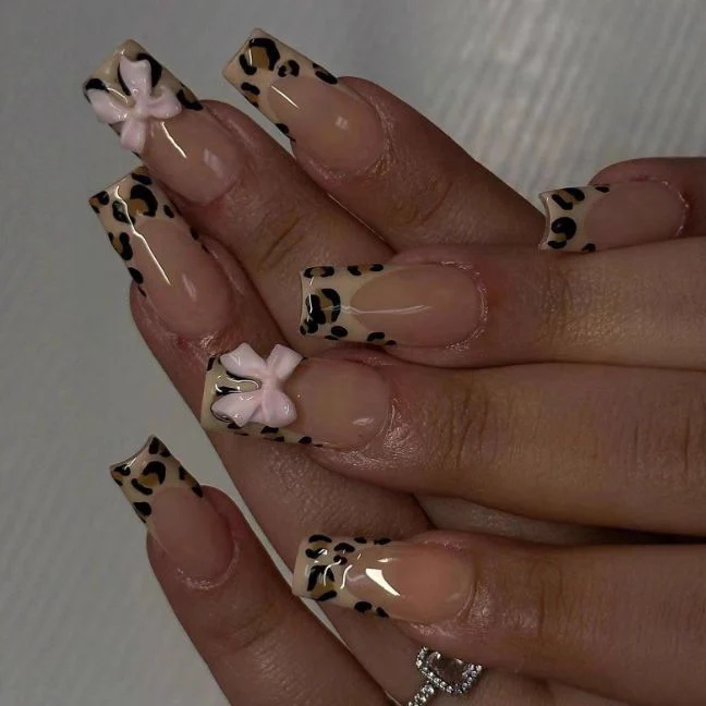 Stylische Leopardenmuster-Acryl-Nagelverlängerungen Karnz