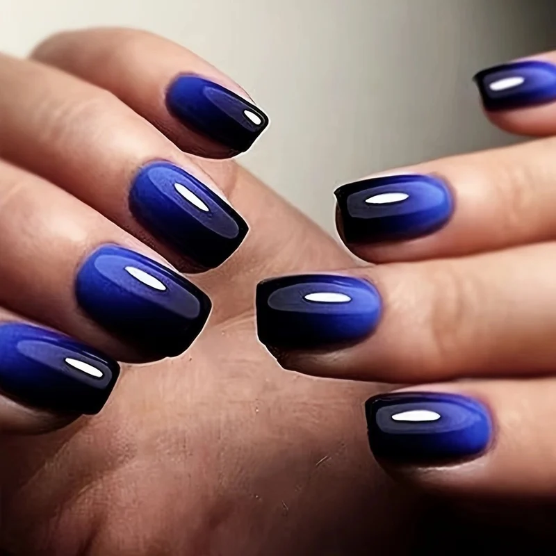 Stylische Hochglanz-Nagelkunstverlängerungen Karnz