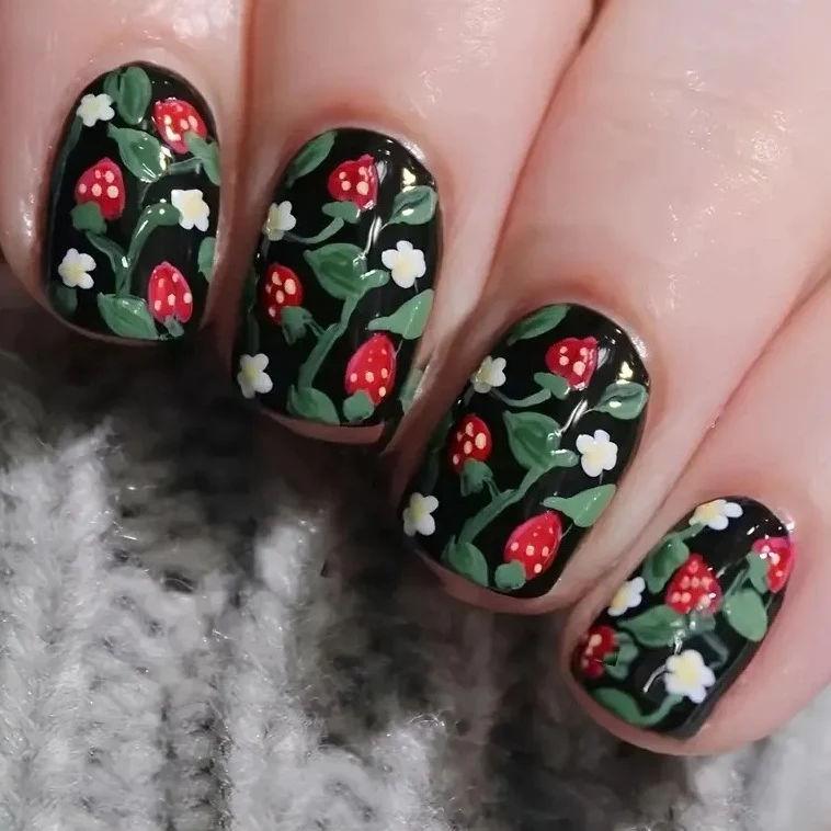 Erdbeergarten Nail Art Karnz