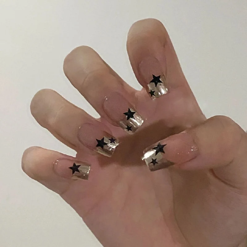 Stern-verzierte Nagelkunst-Verzierung Karnz