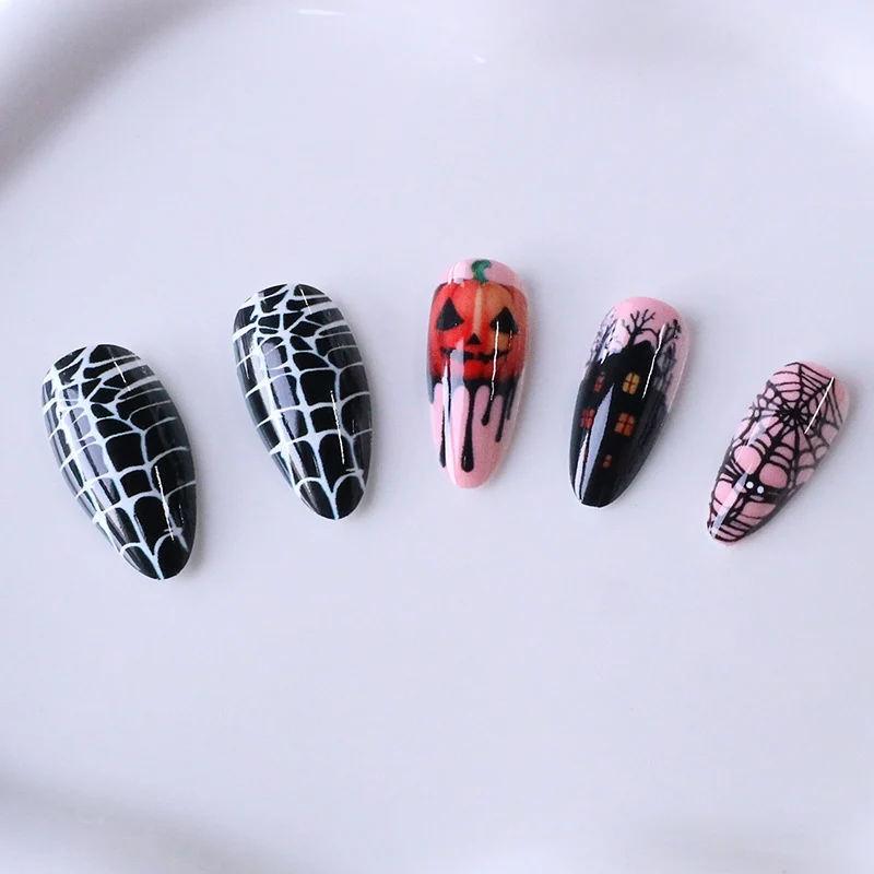 Spooky Halloween Themen Nagelkunst Karnz