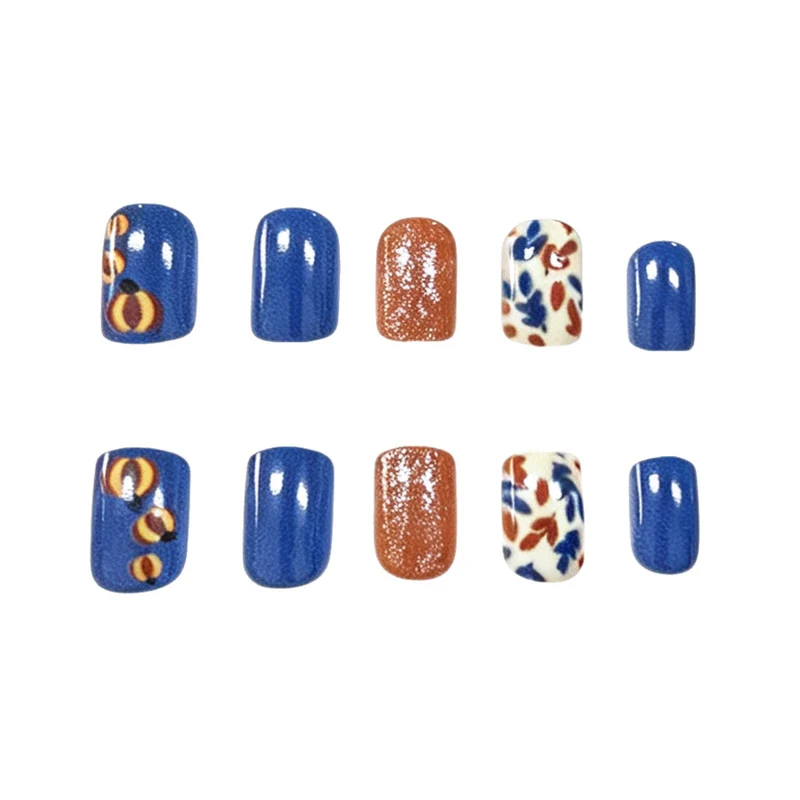 Saisonales Blattdesign Nagelkunst Karnz