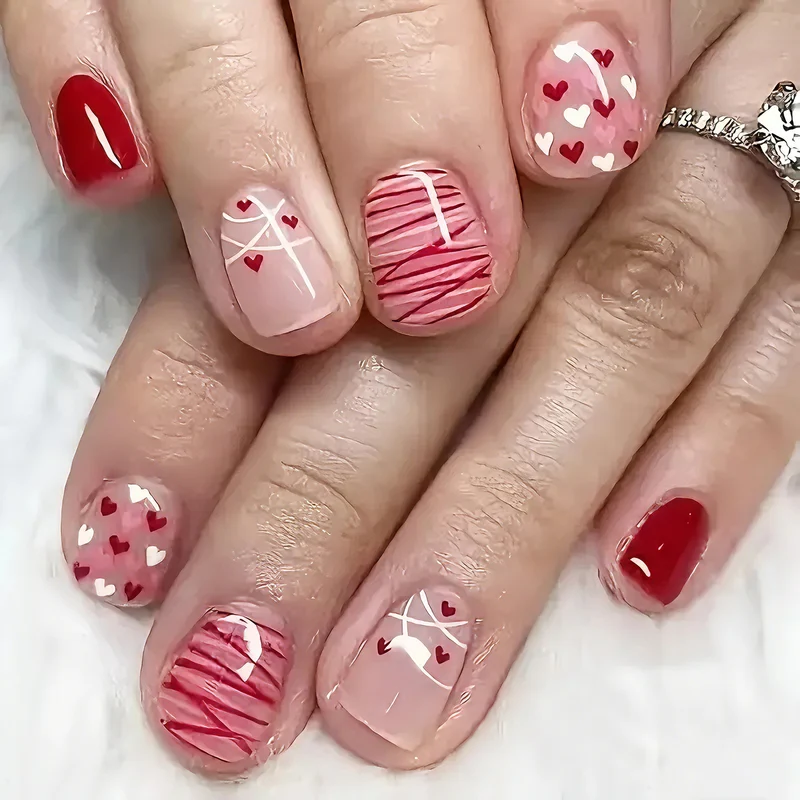 Romantische Herz-Themen-Nagelkunst-Verzierungen Karnz