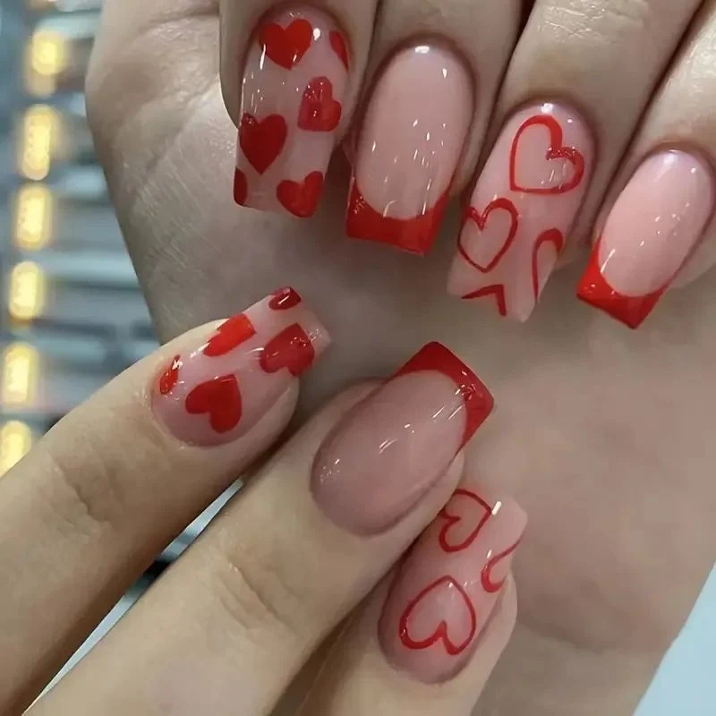 Romantische Herzmuster-Nagelkunst Karnz