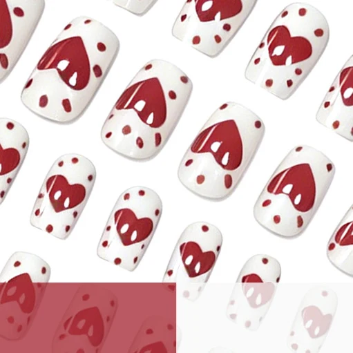 Romantisches Herzdesign Nail Art Karnz