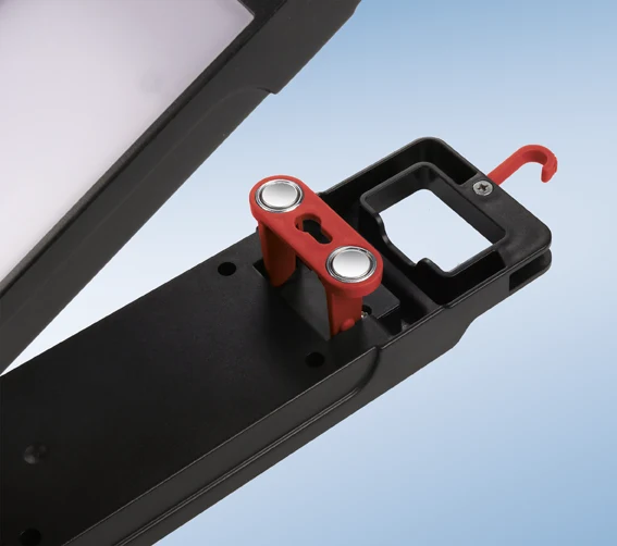 4-in-1 Arbeitsleuchte mit Standfuß