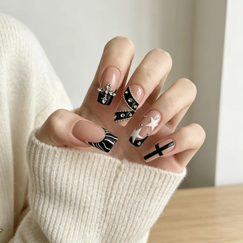 Aufwändige dekorative Acryl-Nagelverzierungen Karnz
