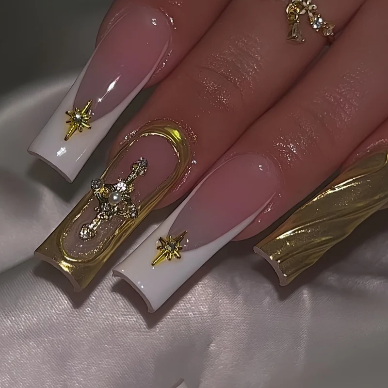 Aufwändige dekorative Acryl-Nagelverzierungen Karnz