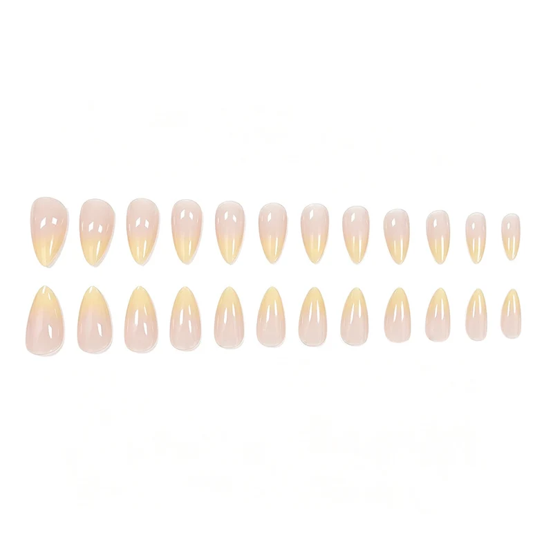Ombre Mandelbaumförmige Nagelverlängerungen Karnz