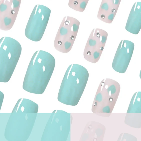 Herz-inspiriertes Nagelkunstdesign Karnz