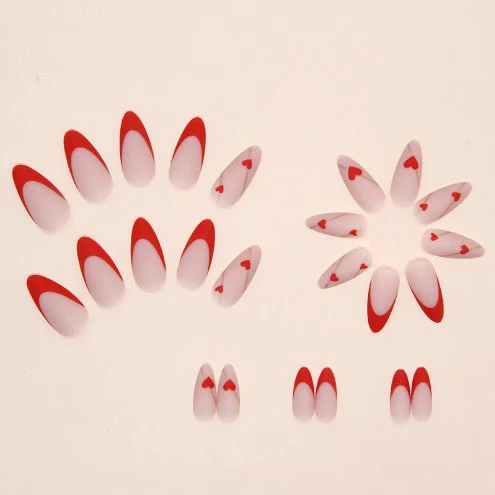Herz-verzierte Stiletto-Nagelkunst Karnz