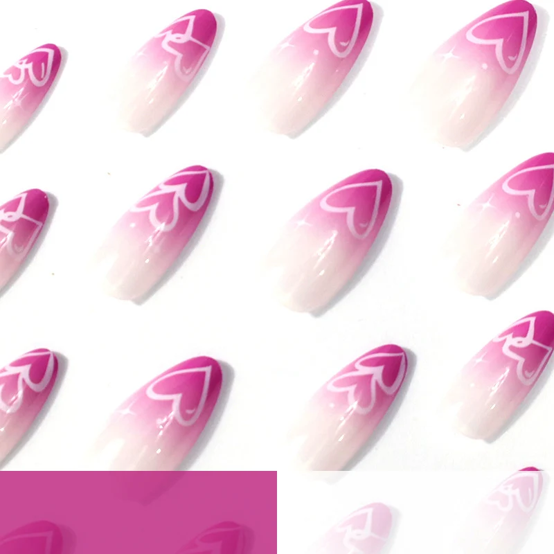 Herz-verzierte Mandel-Nagelkunst-Set Karnz
