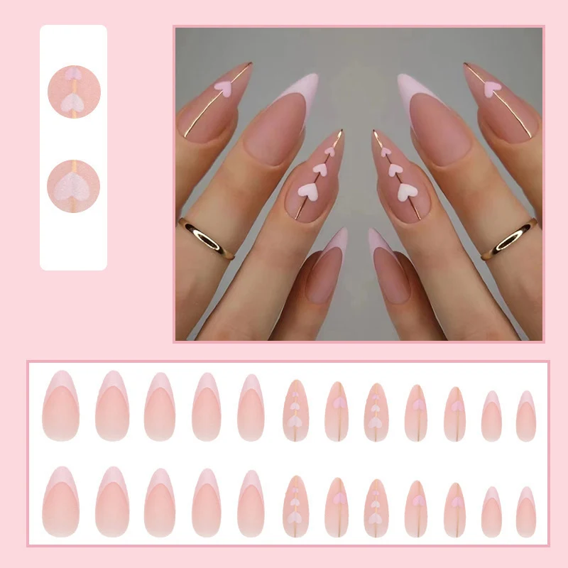 Herz-verzierte Acryl-Nagelverlängerungen Karnz
