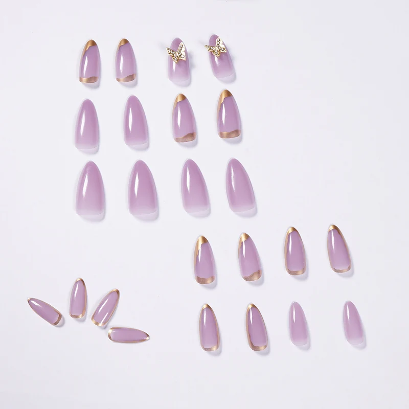 Elegante Kunstnägel mit Glitzerakzenten Karnz
