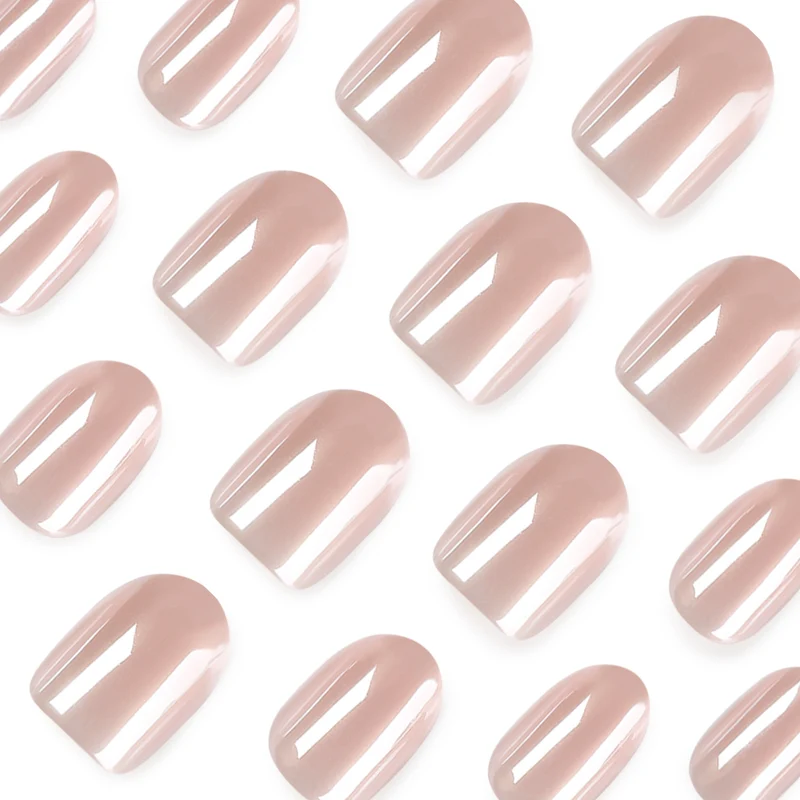 Elegante Gel-Nägel mit natürlichem Glanz Karnz