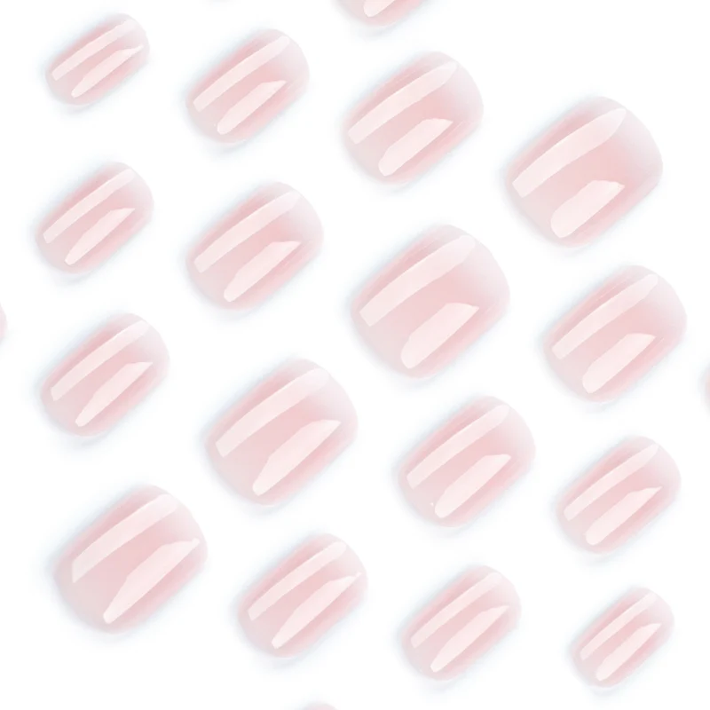 Elegante Gel-Nägel mit Glanzfinish Karnz
